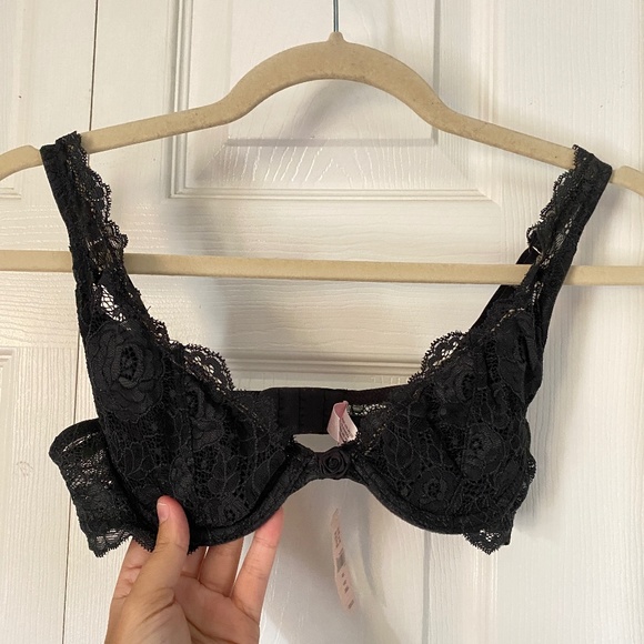 Victoria's Secret Other - NWT Victorias Secret Bra  | SIZE 34A